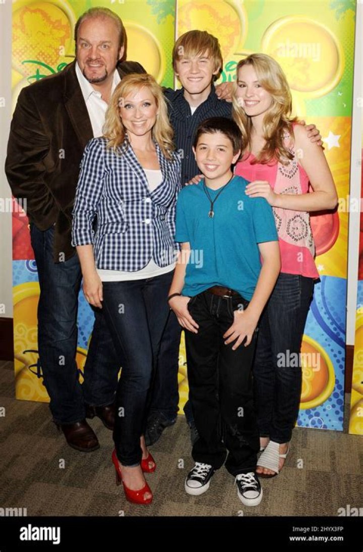 LEIGH-ALLYN BAKER, JEFFREY DOLLEY, KEVIN COVIAS, MIA TALERICO, SHANE HARPER, BRIDGIT MENDLER, JASON DOLLEY – Celeb Secrets